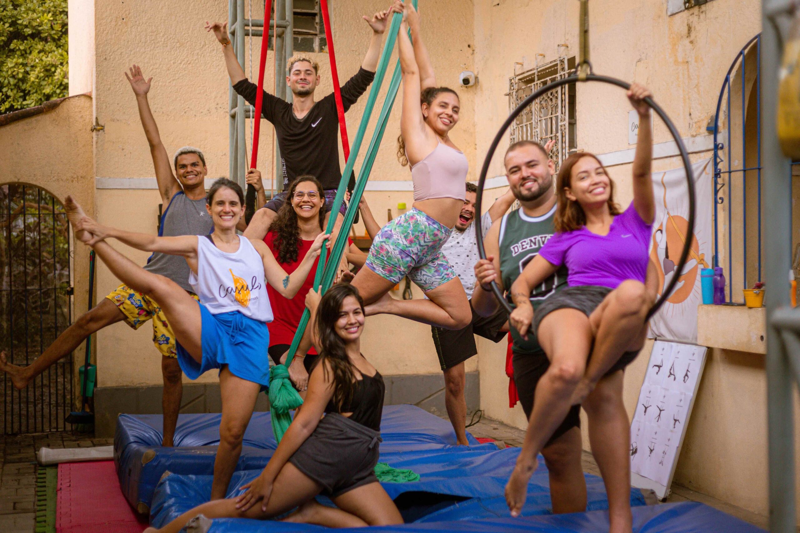 Tecido acrobático para pessoas surdas: inscrições terminam nesta sexta